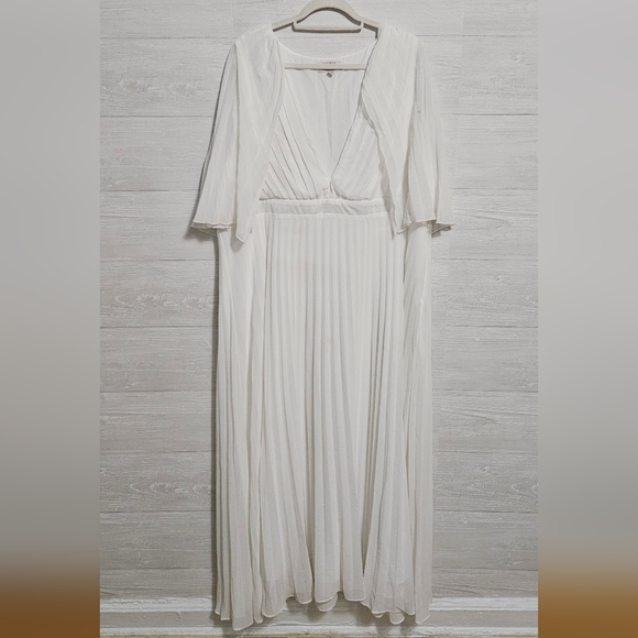 Boohoo Occasions Pleated Cape Detail Maxi Dress Bridal, Costume Size 22 - Picture 1 of 7